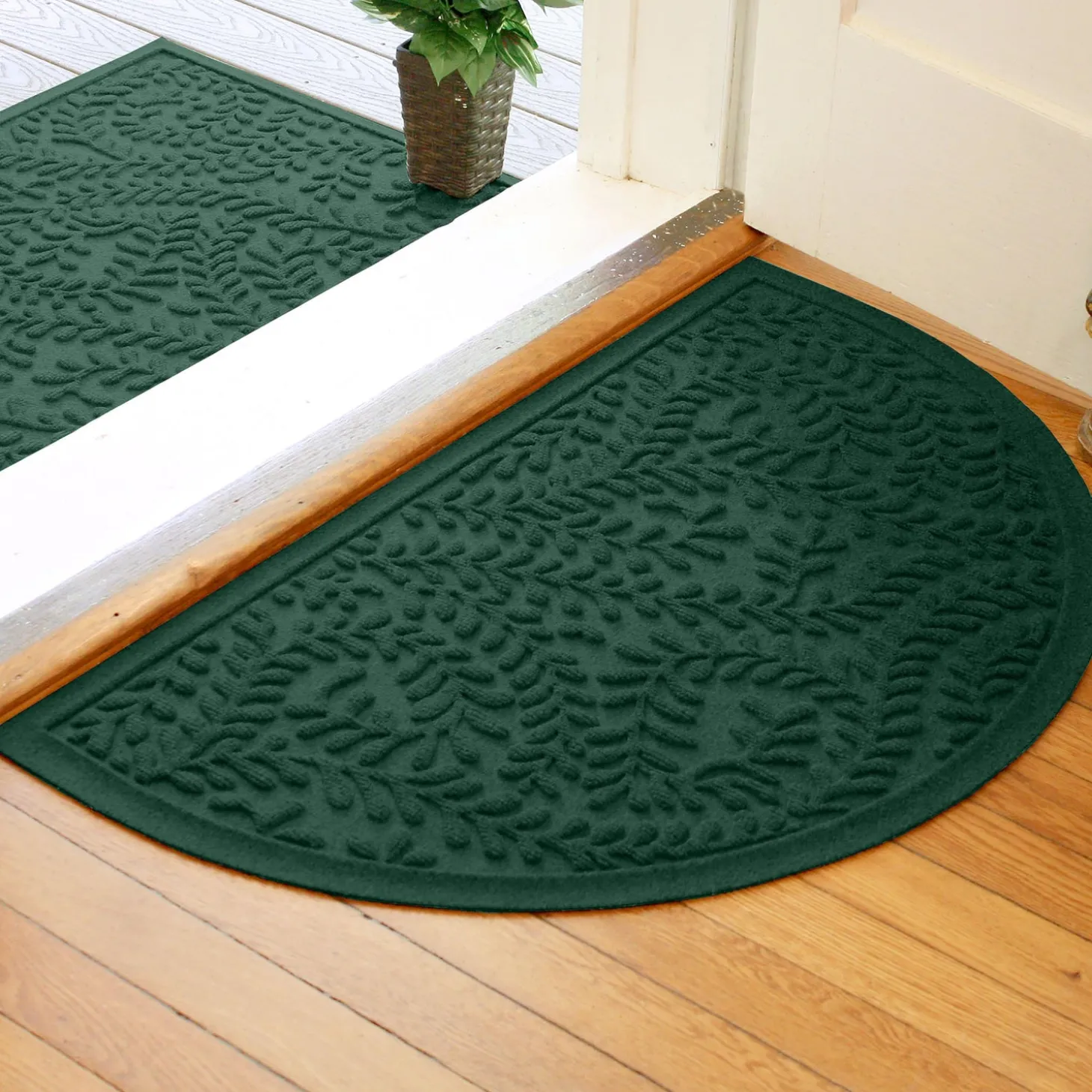 Waterhog Doormats>Plow & Hearth Waterhog Indoor/Outdoor Leaves Half-Round Doormat, 24" x 39"