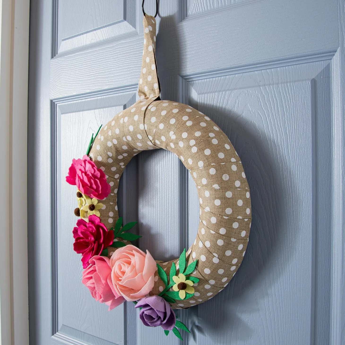 Fabric Door Hangers>Plow & Hearth Wrapped Wreath Door Décor